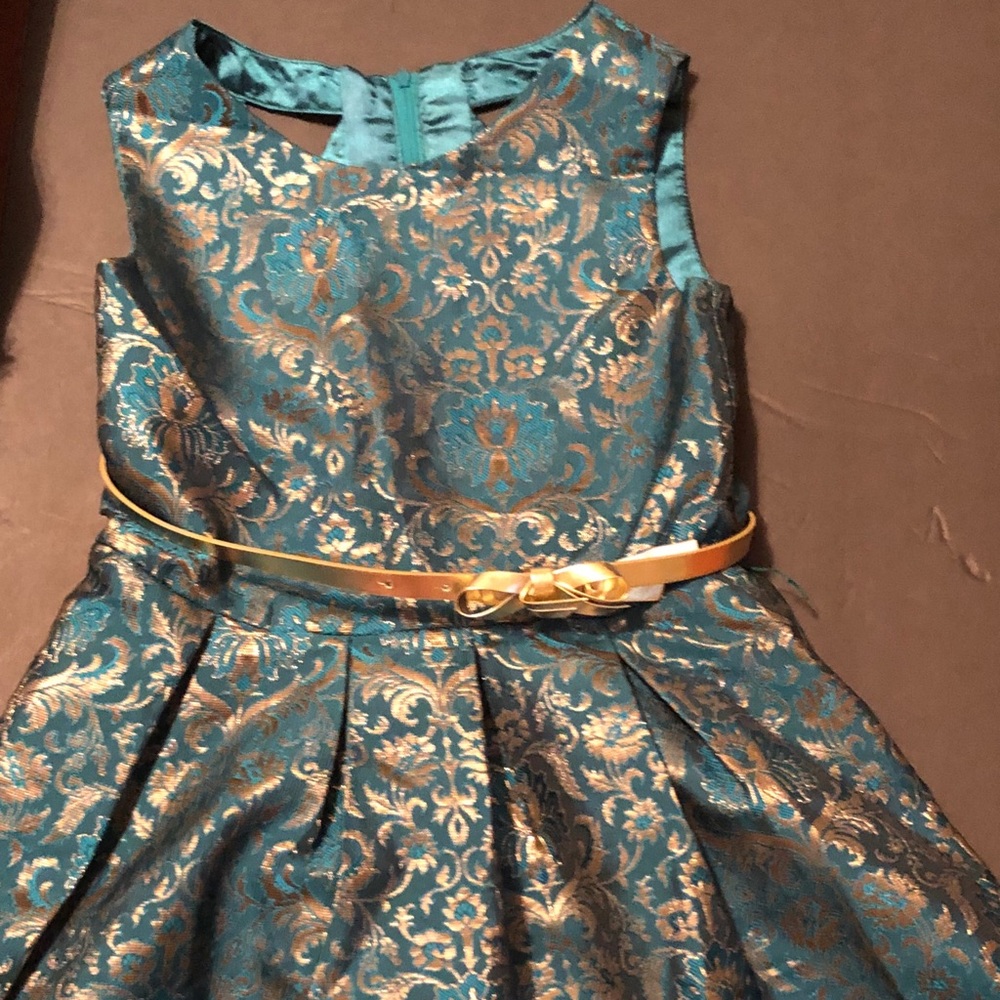 Beautiful green dress with gold design